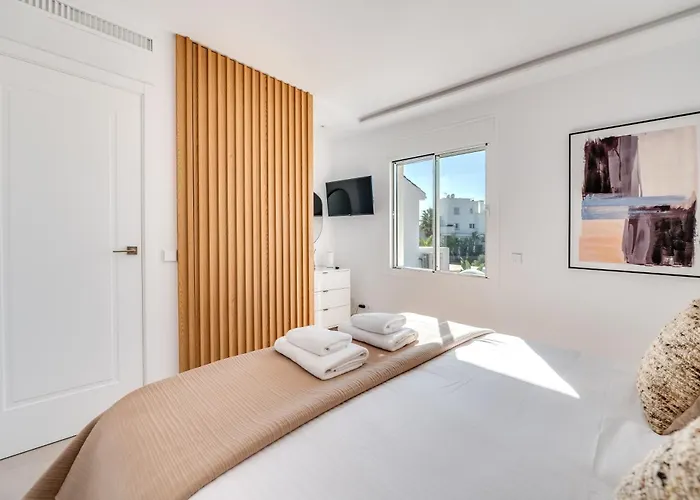 Espectacular Adosada A Escasos Metros De La Playa מארבלה