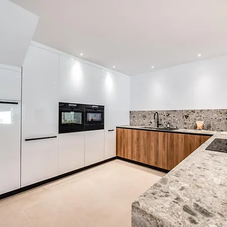 Espectacular Adosada A Escasos Metros De La Playa