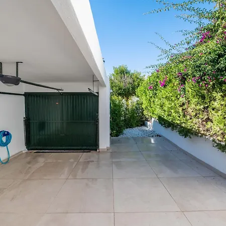 Espectacular Adosada A Escasos Metros De La Playa * Marbellac