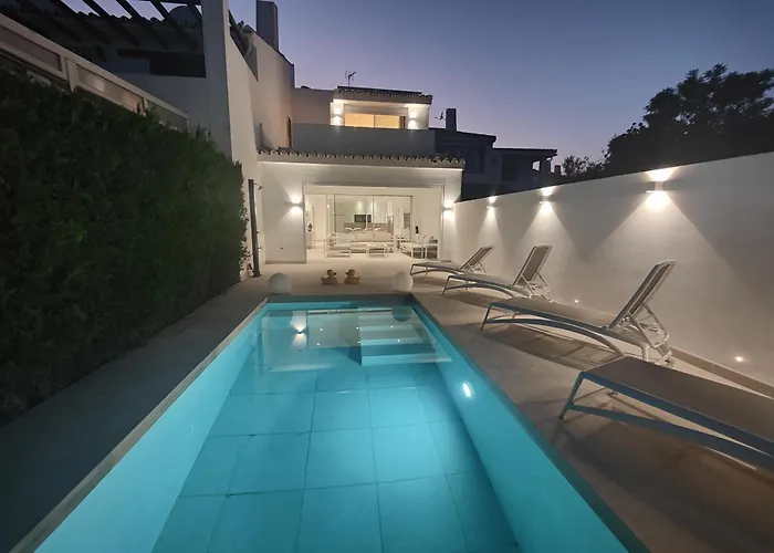 Espectacular Adosada A Escasos Metros De La Playa