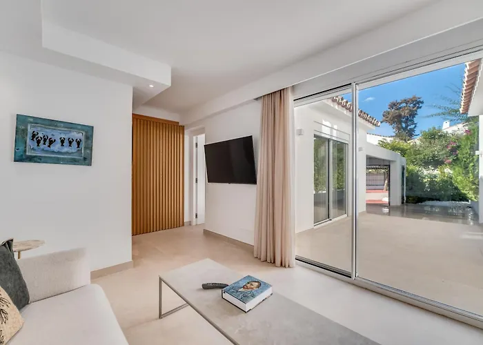 Espectacular Adosada A Escasos Metros De La Playa Marbella