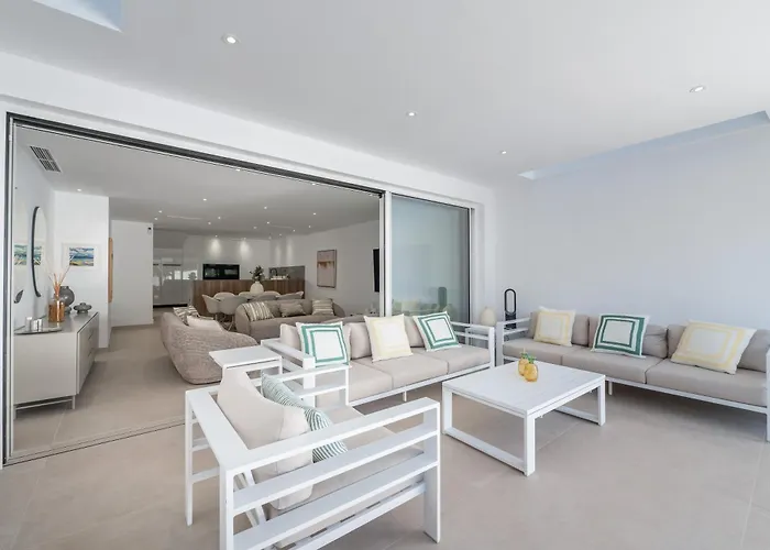 Espectacular Adosada A Escasos Metros De La Playa