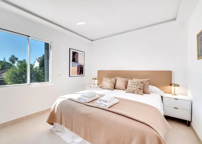 Espectacular Adosada A Escasos Metros De La Playa Marbella