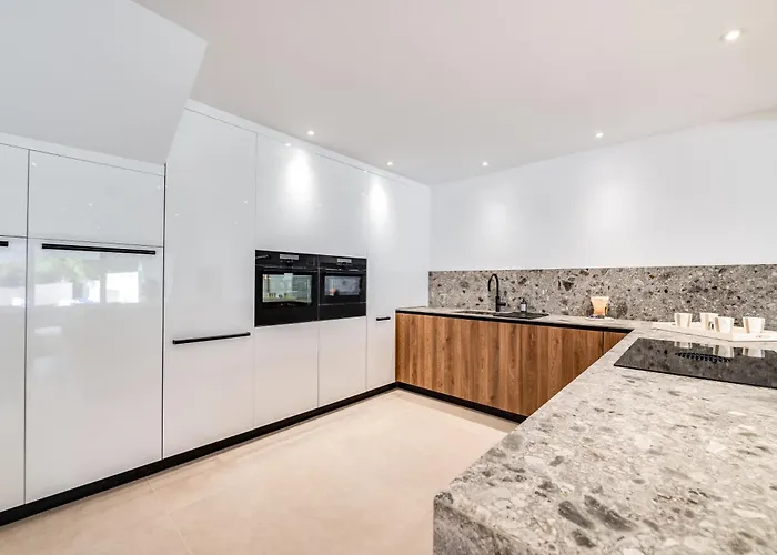 Espectacular Adosada A Escasos Metros De La Playa