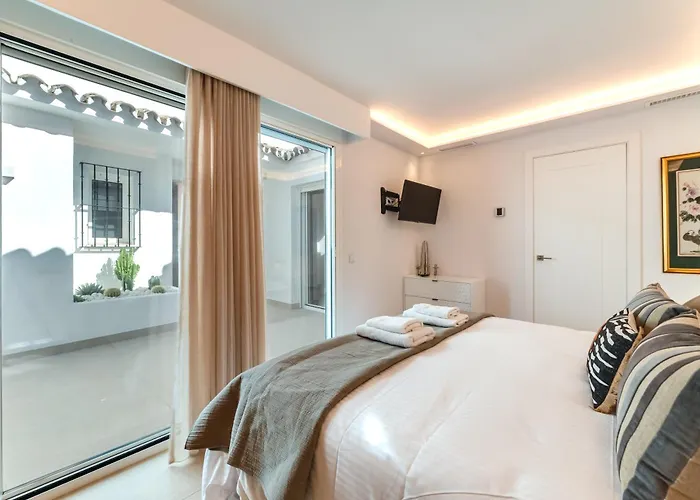 Espectacular Adosada A Escasos Metros De La Playa * Marbella