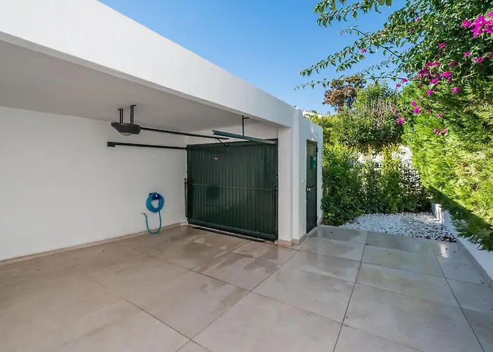 Espectacular Adosada A Escasos Metros De La Playa Dom wakacyjny Marbella