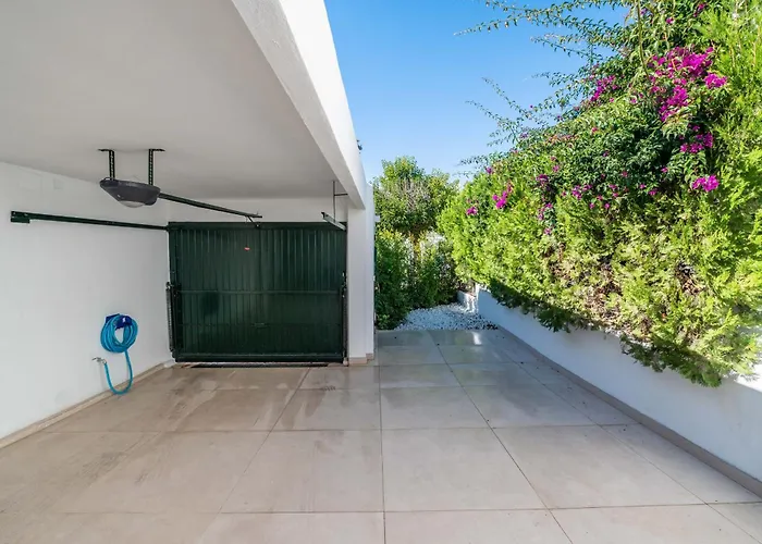 Espectacular Adosada A Escasos Metros De La Playa * Marbella