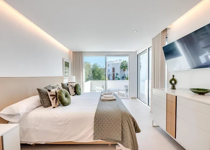 Espectacular Adosada A Escasos Metros De La Playa Marbella