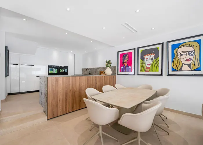 Espectacular Adosada A Escasos Metros De La Playa Marbella